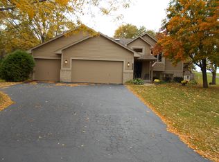 1955 Woodstone Dr, Victoria, MN 55386