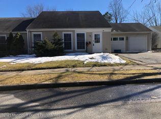 4B Petunia Dr, Lakewood, NJ