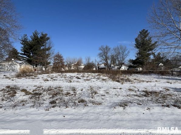 208 E 4th St, Vermont, IL 61484