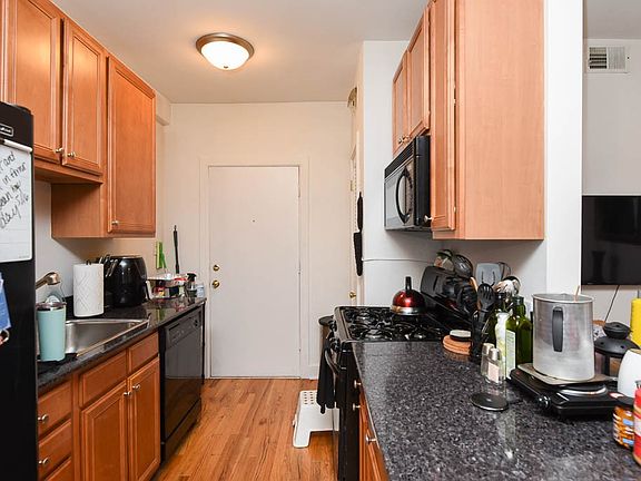 4th image of 921 W Sunnyside Ave #N2