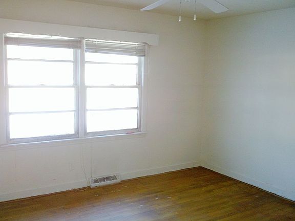 4th image of 2889 Ebony Ave