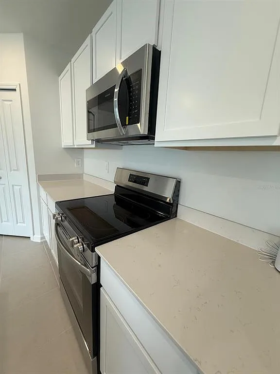 4 bed, 2.5 bath, 1874 sqft, $2,300 — Photo 4