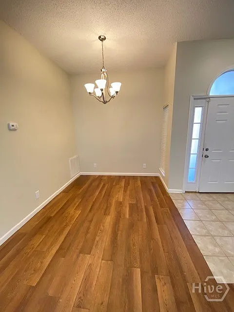 3 bed, 2.0 bath, 1968 sqft, $2,150 — Photo 4