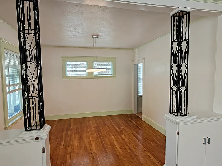1 Newton Ave — Photo 4