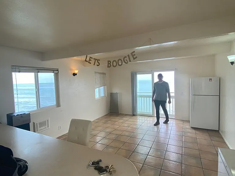 6741 Del Playa Dr — Photo 10