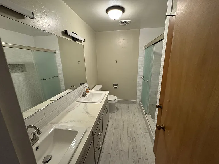 970 N Villa Ave #4 — Photo 16