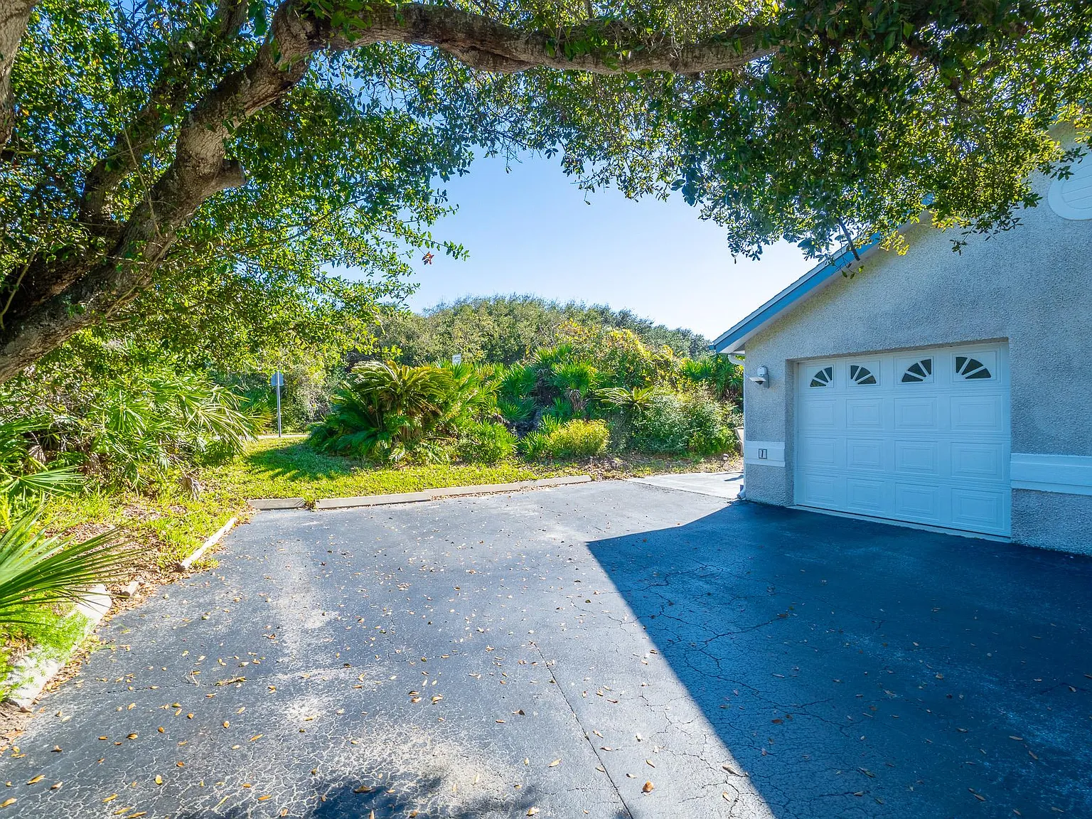 4901 Sandcastle Circle — Photo 2