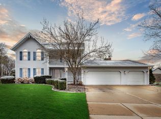 2034 Shady Ln, Green Bay, WI 54313