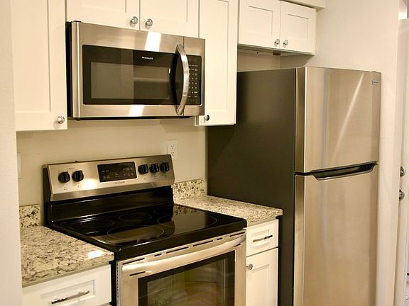 3rd image of 8647 Mallard Reserve Dr Unit 101