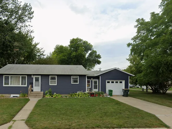 1421 Stevens Ave N, Glencoe, MN 55336