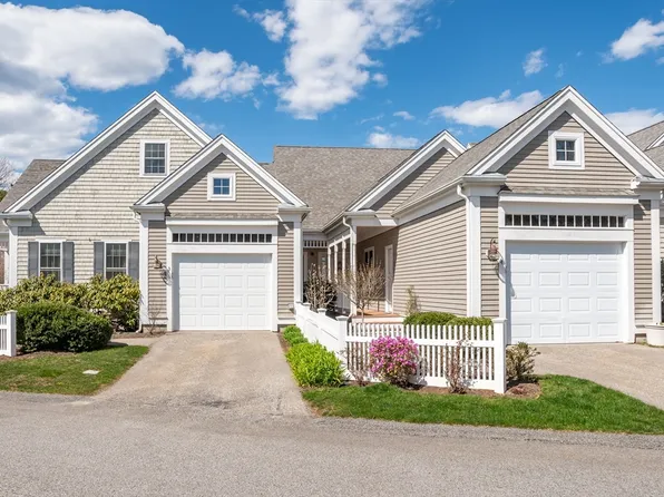 4 Amberwood Ct #212, Bourne, MA 02532