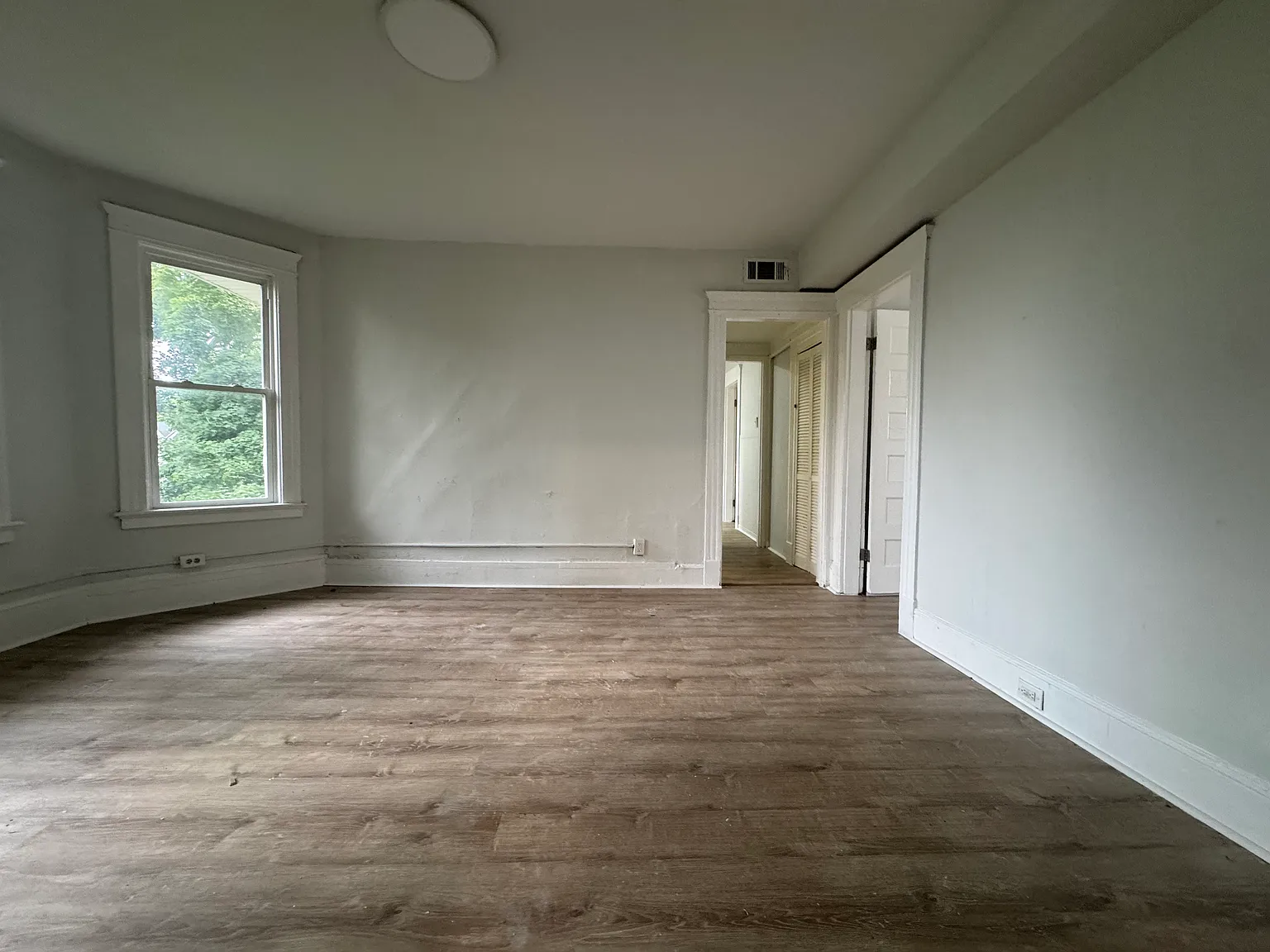 3 bed, 1100 sqft, $1,495 — Photo 3