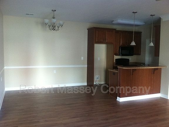 4th image of 12504 Park Ave #202