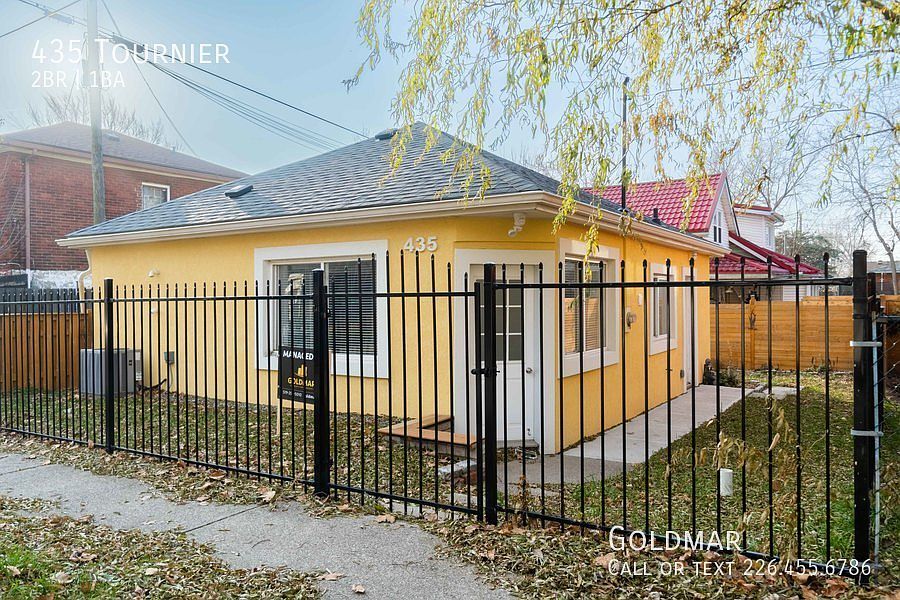 1st image of 435 Tournier St