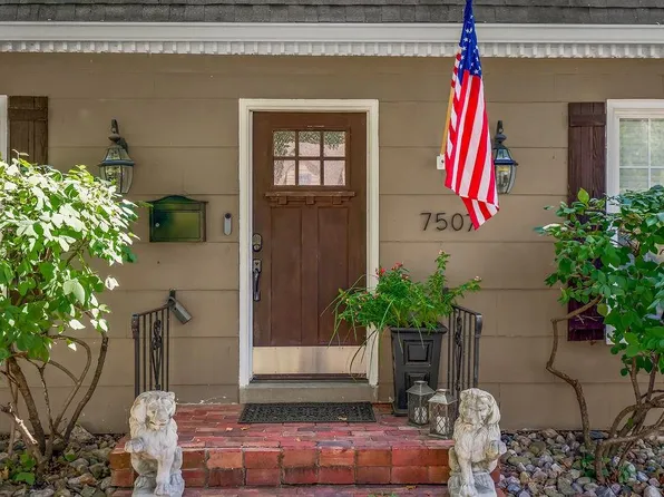 7507 Walnut St, Kansas City, MO 64114