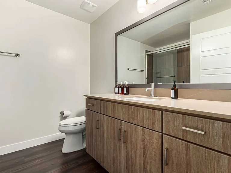 Pinnacle Vista Condominiums — Photo 8