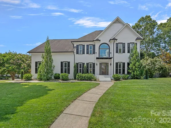 8948 Devonshire Dr, Huntersville, NC 28078