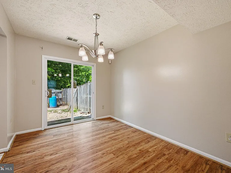 16 Meadowside Ct — Photo 13
