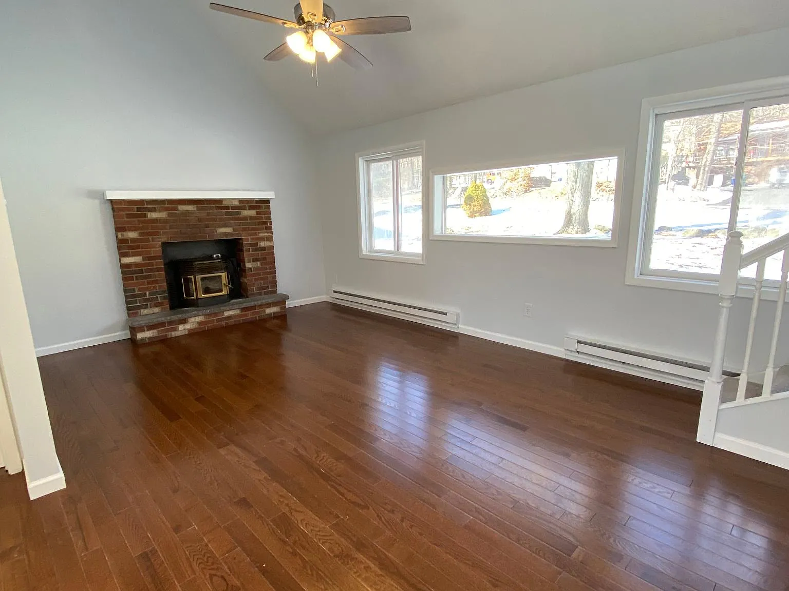 3 bed, 1.5 bath, 1060 sqft, $1,900 — Photo 3