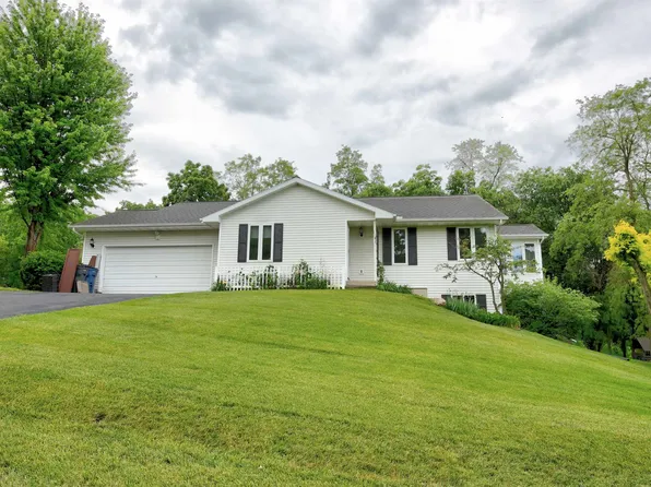 118 E Miller Rd, Rio, WI 53960