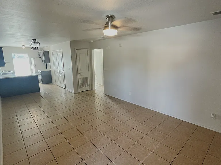 Gardenia Apartments — Photo 3