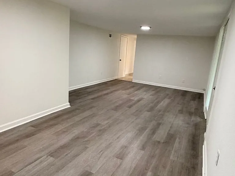4700 N Vine St — Photo 18
