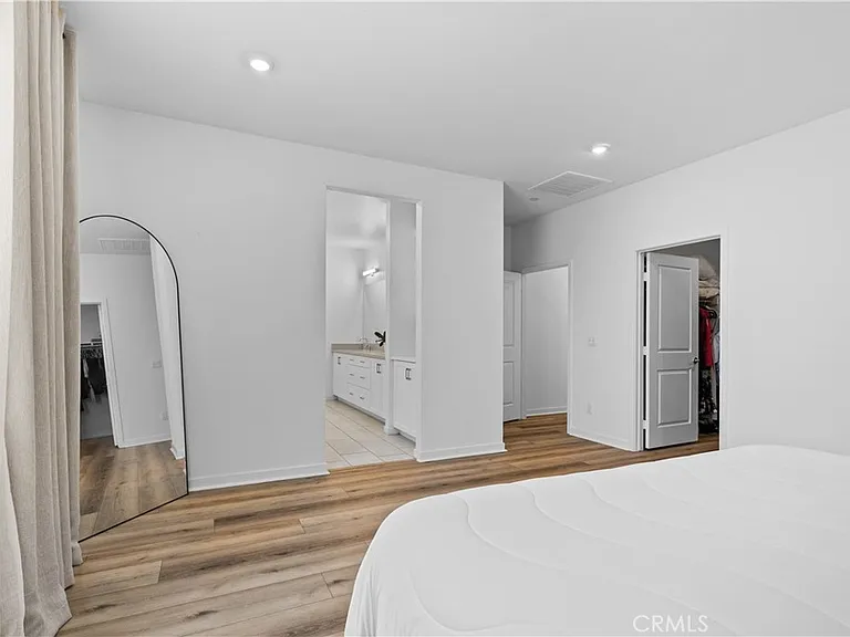 11769 Fenton Ave — Photo 17