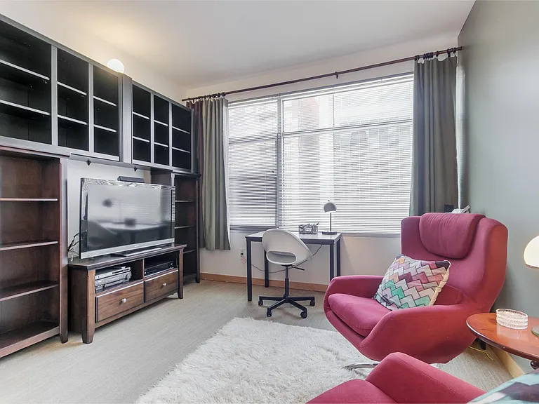 309 W Washington Ave #401 — Photo 34