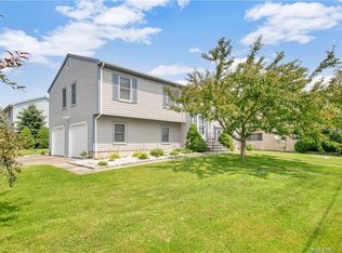 52 Maple St, Trumbull, CT 06611