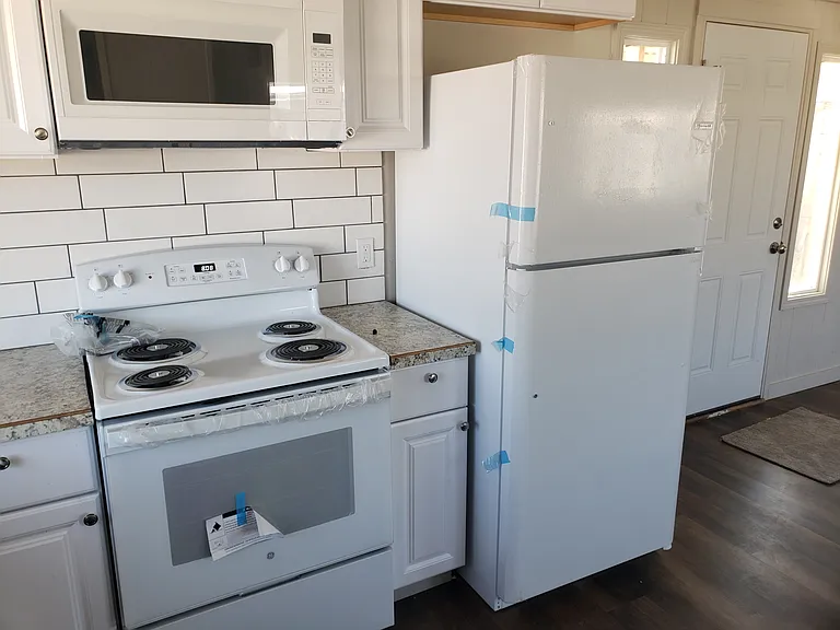 121 Teakwood St — Photo 8