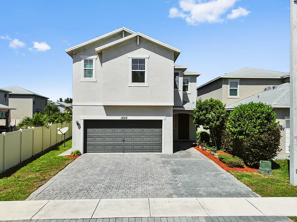 1826 Lake Cove Dr