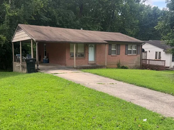 141 Starmont Dr, Danville, VA 24540