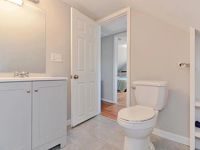 256 W 6th St #2 — Photo 24