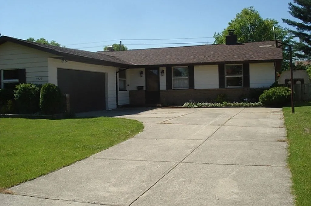 7825 Royal Ridge Dr photo 1