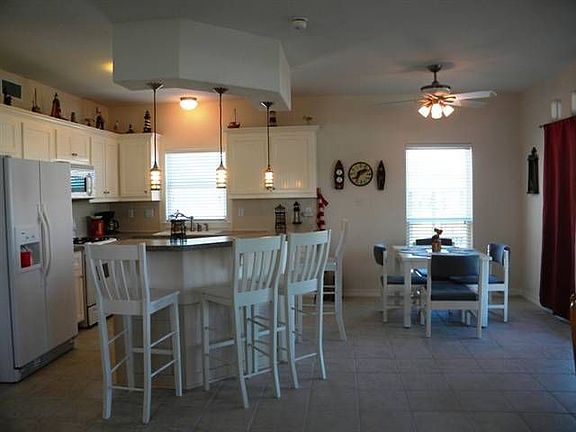 5th image of 1118 Moorea St