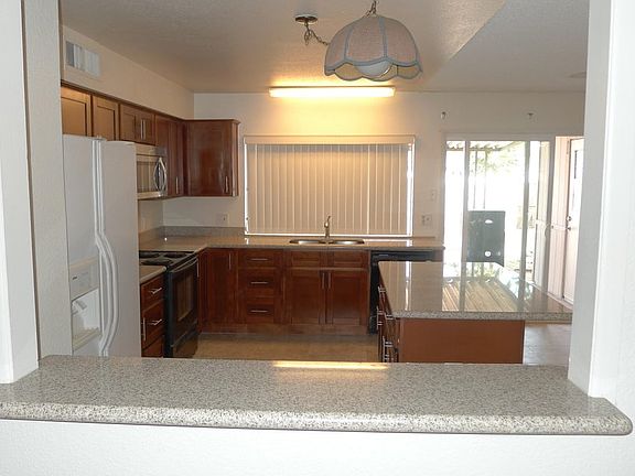 4th image of 812 W Watson Dr