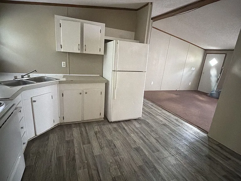 2829 SE Tibet Hwy #10 — Photo 3