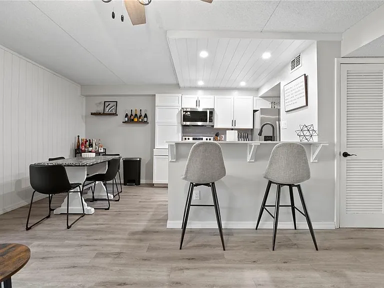 1154 Paseo Del Sol #B — Photo 14