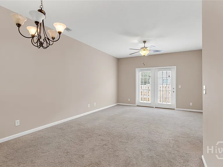 13 Cypress Ln — Photo 6