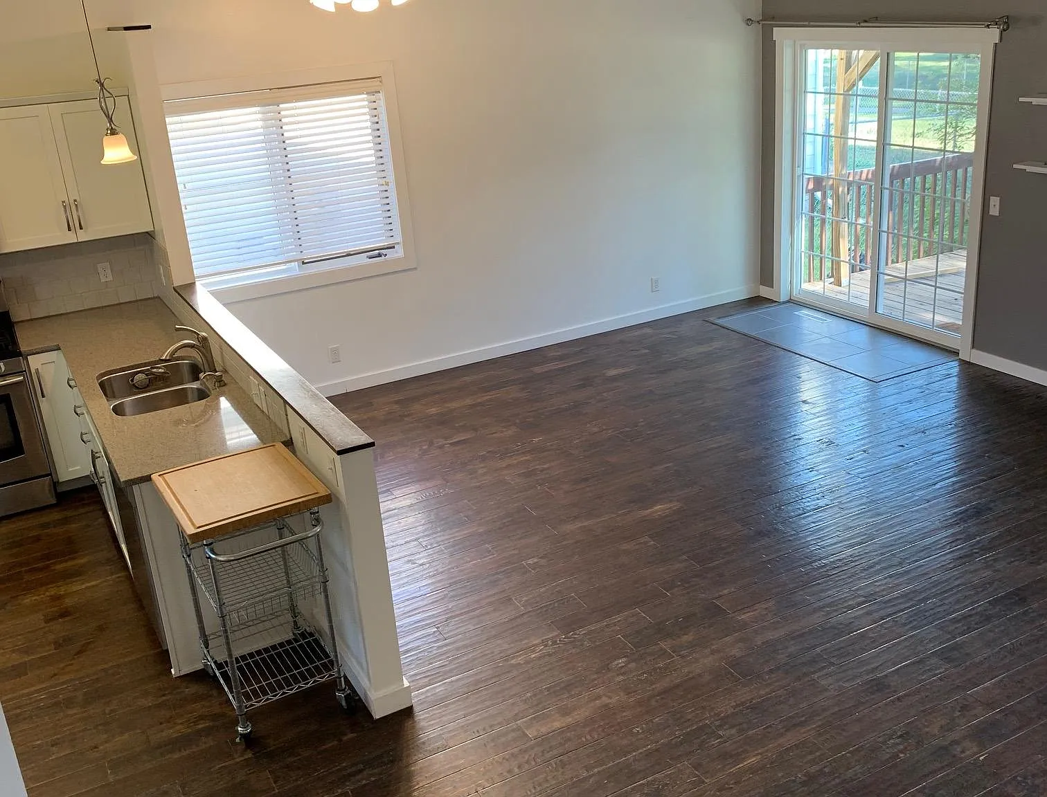 3 bed, 1632 sqft, $2,200 — Photo 3
