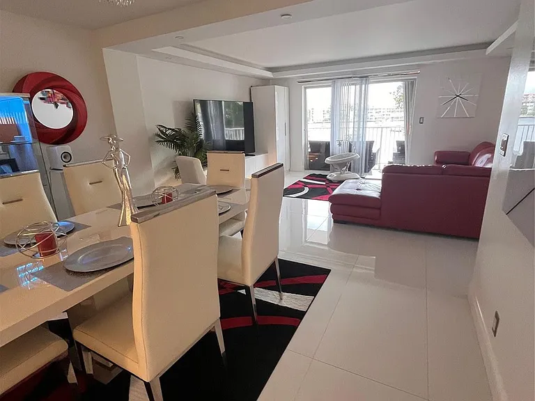 400 Golden Isles Dr #20 — Photo 6