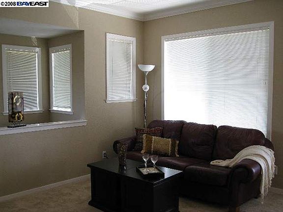 3rd image of 3958 N Canyon Ct