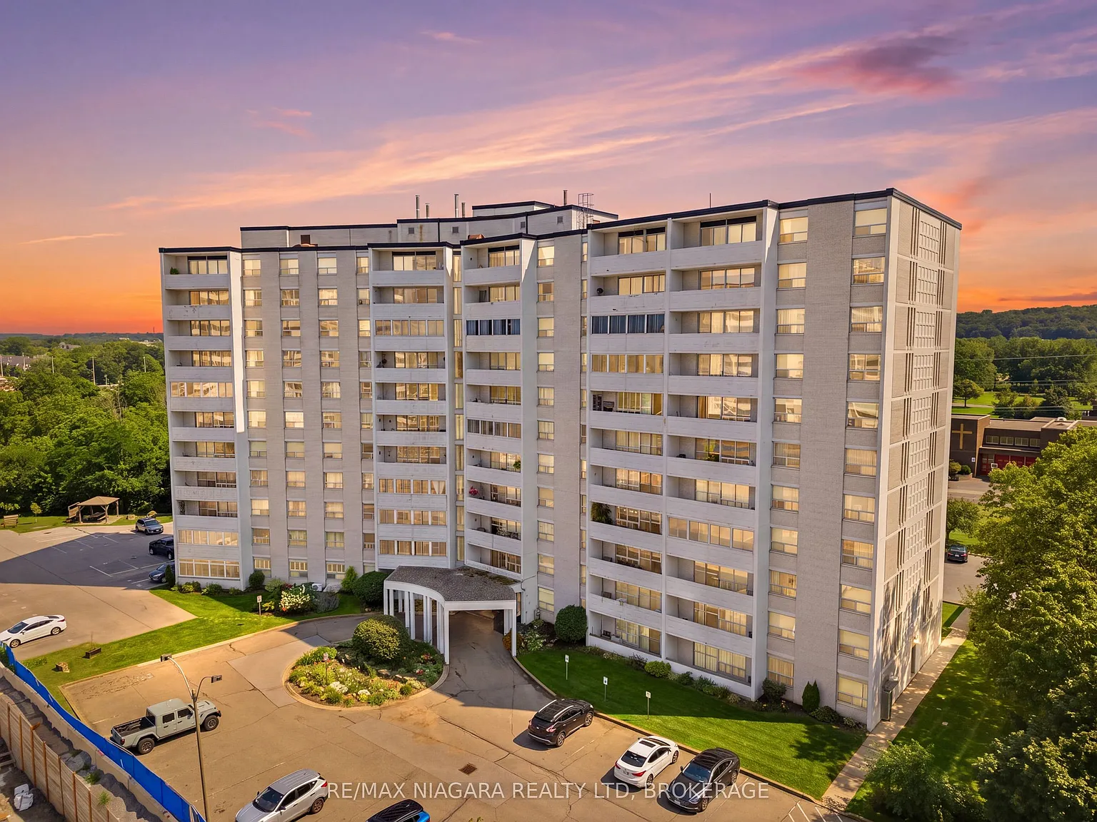 3 bed, $2,700 — Photo 1