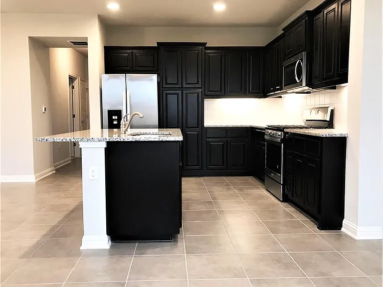 6814 E Riverside Dr #106 — Photo 9