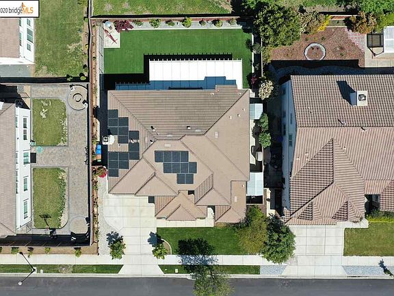 3rd image of 903 Bond Ln