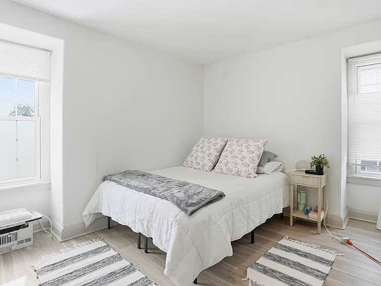 100 Potter St #6 — Photo 9