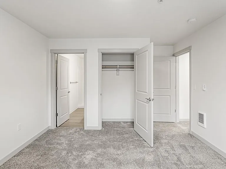 110 SW 7th St — Photo 30
