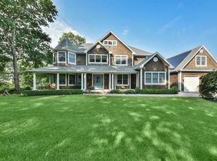 24 Briana Ct, East Moriches, NY 11940