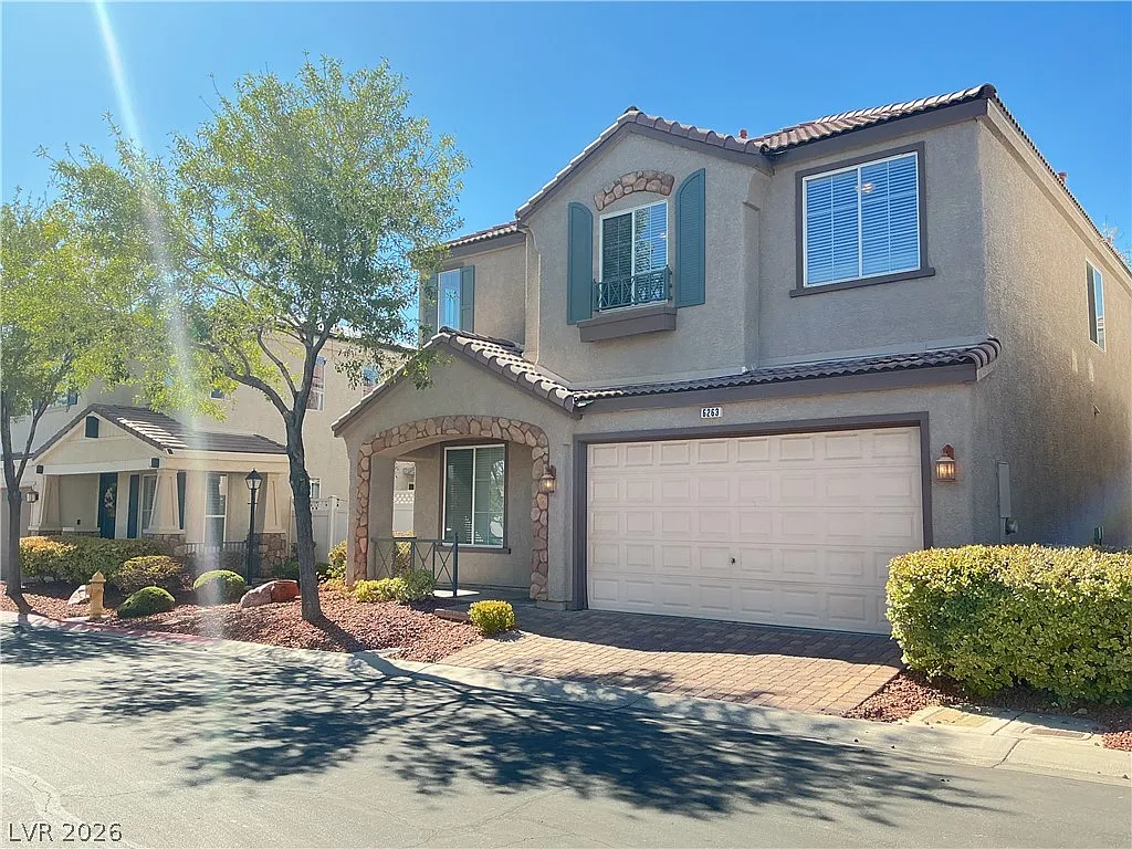 4 bed, 2.5 bath, 1897 sqft, $2,140 — Photo 2