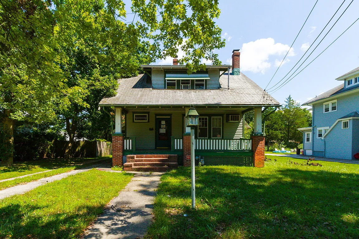 35 Columbia Ave photo 1